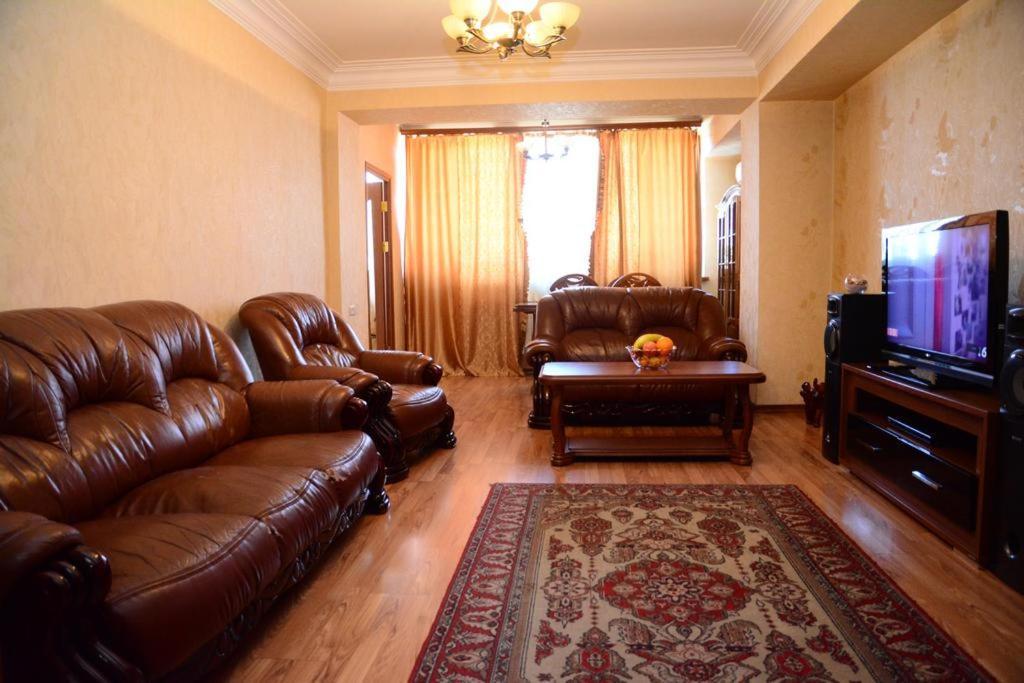 Lesi Apartament Γιερεβάν Εξωτερικό φωτογραφία