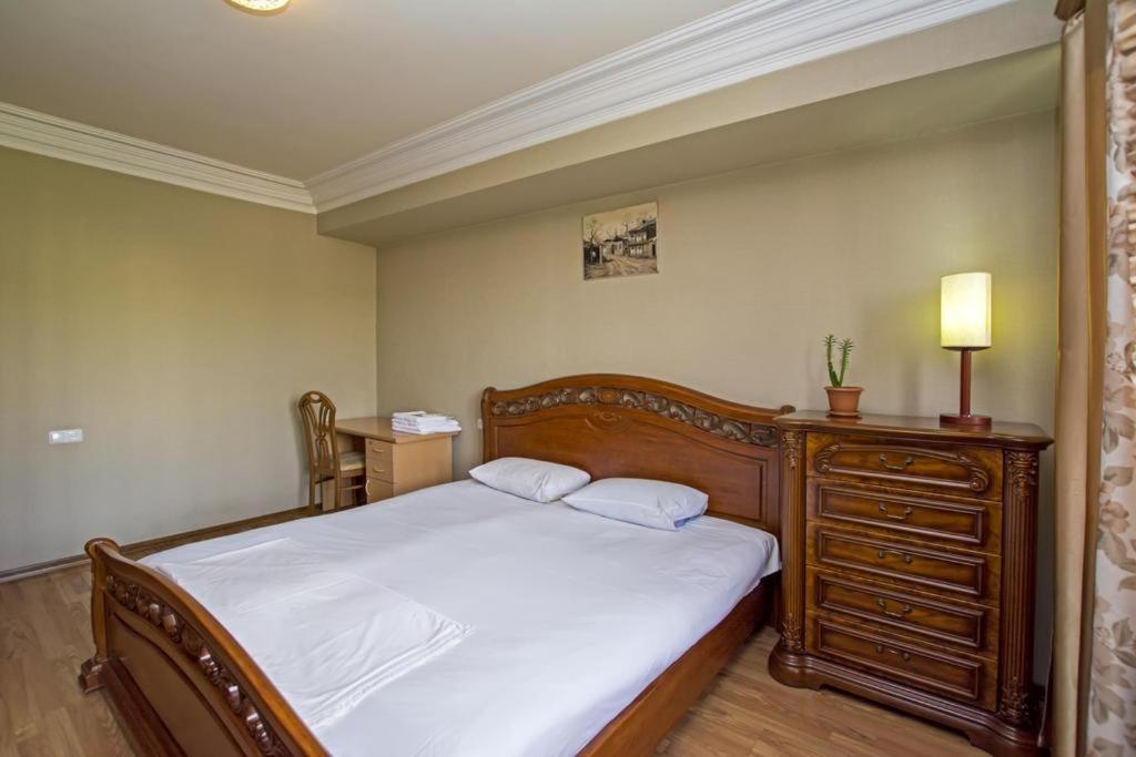 Lesi Apartament Γιερεβάν Εξωτερικό φωτογραφία
